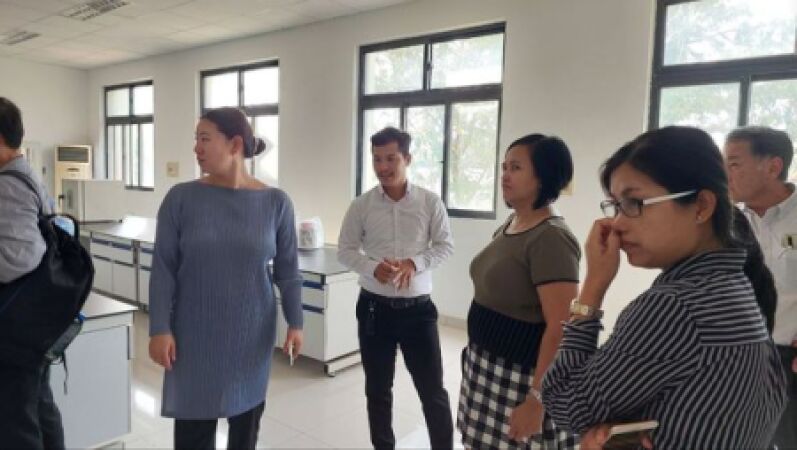 ក្រុមការងារបេសកកម្មធនាគារអភិវឌ្ឍន៍អាស៊ី (ADB) ចុះទស្សនកិច្ចមន្ទីរពិសោធន៍ផ្នែកកសិ-ឧស្សាហកម្ម