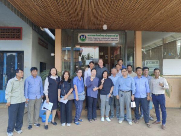 ពិនិត្យតាមដានវឌ្ឍនភាពគម្រោង នៅសហគមន៍កសិកម្មសំបូរមានជ័យ