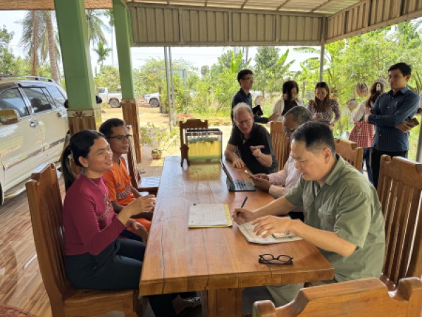 ចុះធ្វើការពិនិត្យវឌ្ឍនភាពការអនុវត្តគម្រោង (ACSEP) របស់កសិករចិញ្ចឹមមាន់ និងភ្ញាស់កូនមាន់ និងពិនិត្យផ្លូវមួយខ្សែរ ជាមួយក្រុមបេសកកម្មនៃធនាគាអភិវឌ្ឍន៍អាស៊ី (ADB) ក្នុងខេត្តត្បូងឃ្មុំ