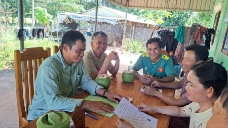 ចុះកិច្ចសន្យាជាមួយកសិករបង្កាត់ភ្ញាស់កូនមាន់ក្នុងស្រុក និងអ្នកម៉ៅការសាងសង់ទ្រុងមាន់ ក្រោមគម្រោង(ACSEP) ក្នុងខេត្តត្បូងឃ្មុំ និងខេត្តកំពង់ធំ