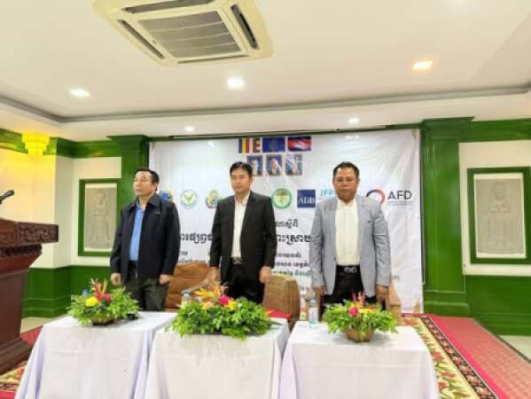 សិក្ខាសាលាស្តីពី"ការផ្សព្វផ្សាយយន្តការដោះស្រាយបណ្តឹងសារទុក្ខ" នៅសណ្ឋាគារគ្លរៀល និងស្ប៉ា ខេត្តកំពង់ធំ